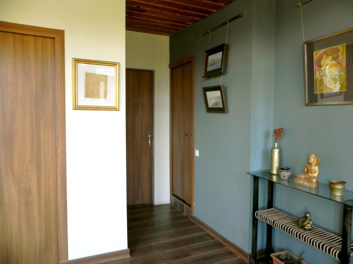 Gallery Guesthouse Yerevan Exterior photo